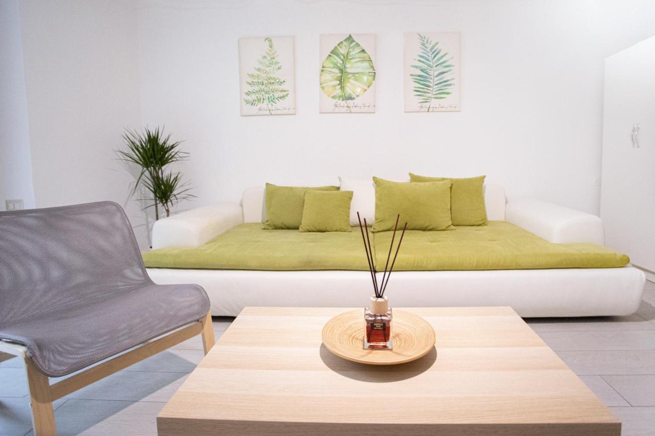 Centro Storico Loft Incantevole Con Giardino Apartment Napoli Bagian luar foto